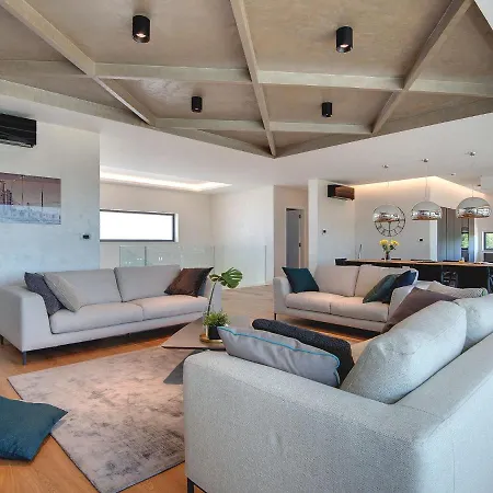 Swanky In With Private Garden Vodnjan