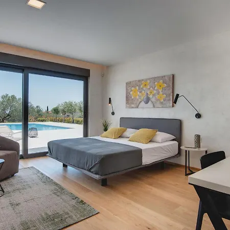 Swanky In With Private Garden * Vodnjan