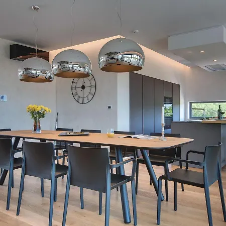 Swanky In With Private Garden Villa Vodnjan